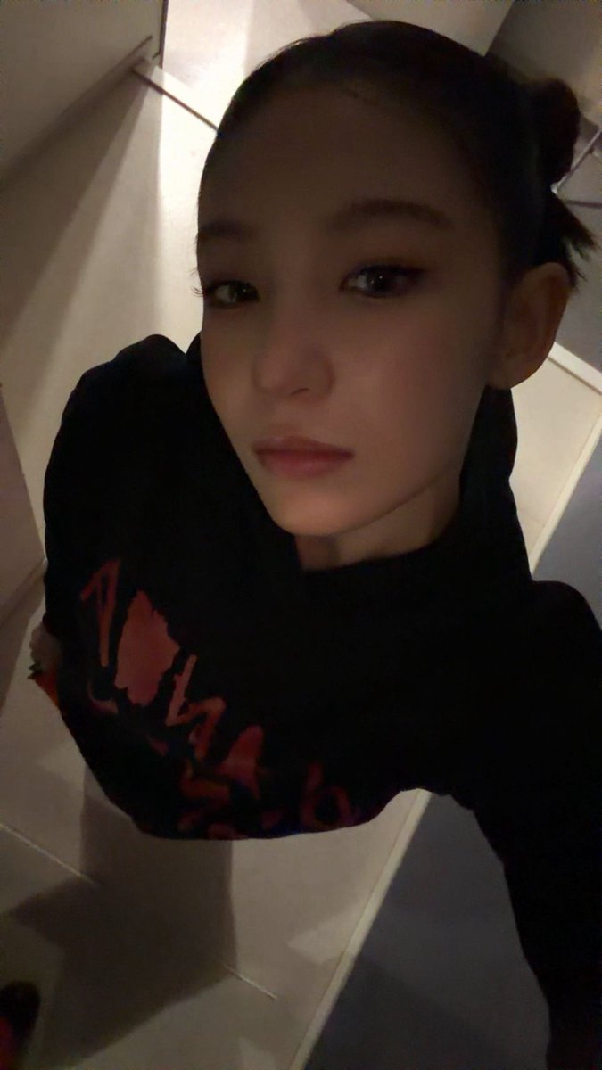 yihaniarchive's tweet photo. 261005 - yi hani weverse update 🫶🏻

#TUIDE #YIHANI #튜이드 #이하늬 https://t.co/Rb58fqvHQN