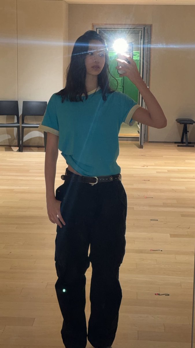 yihaniarchive's tweet photo. 261005 - yi hani weverse update 🫶🏻

#TUIDE #YIHANI #튜이드 #이하늬 https://t.co/Rb58fqvHQN