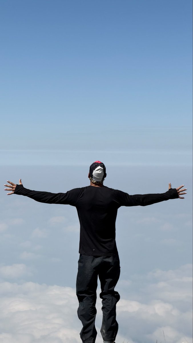 Mar3lg's tweet photo. Climed the biggest mountain in Africa. 

Toughest challenge I’ve ever done for sure, but very grateful I did it. 

Lost 15 pounds and just found out I’ve had bronchitis the past two months so probably shouldn’t have did it but still made it in 5 days. 

I’m on one. https://t.co/wPWpisnphj