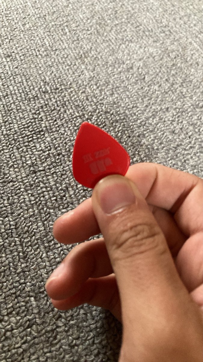 jimememe271's tweet photo. スリマのライブ神でした。ヤハギさんからピック手渡しされて神🤩🤩🤩 https://t.co/P05Skz5bbb