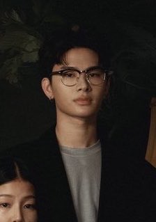 ihatebrocc0lii's tweet photo. gdhก็ยังเก่งเรื่องการสร้างตัวละครเสมอมาจริง ๆ ถอดความเป็นไอดอลของน้องไทยออกหมดเกลี้ยง ดูไม่ออกเลยว่าคนนี้เป็นศิลปิน รวมถึงอินเนอร์น้องไทยที่สื่อออกมาจากโปสดูมีครต.จัด ๆ หล่อ สุขุม ดูพึ่งพาได้มากก รอดูน้องไทยบนจอเงินไม่ไหวแล้ววว https://t.co/TEkLOewUkX