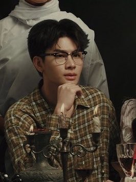 ihatebrocc0lii's tweet photo. gdhก็ยังเก่งเรื่องการสร้างตัวละครเสมอมาจริง ๆ ถอดความเป็นไอดอลของน้องไทยออกหมดเกลี้ยง ดูไม่ออกเลยว่าคนนี้เป็นศิลปิน รวมถึงอินเนอร์น้องไทยที่สื่อออกมาจากโปสดูมีครต.จัด ๆ หล่อ สุขุม ดูพึ่งพาได้มากก รอดูน้องไทยบนจอเงินไม่ไหวแล้ววว https://t.co/TEkLOewUkX