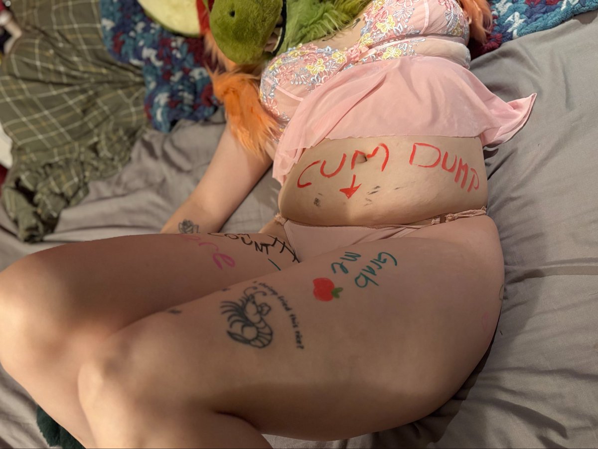 CharlieCatBear's tweet photo. a little late for day four of kinktober but here’s some #bodywriting for my freaks out there ;3

📸: @RockoTrashPanda 

#nsfw #nsfwtwt #furry #furryporn #fursona #fursuit #murrsuit #kink https://t.co/wYe09IGVH2