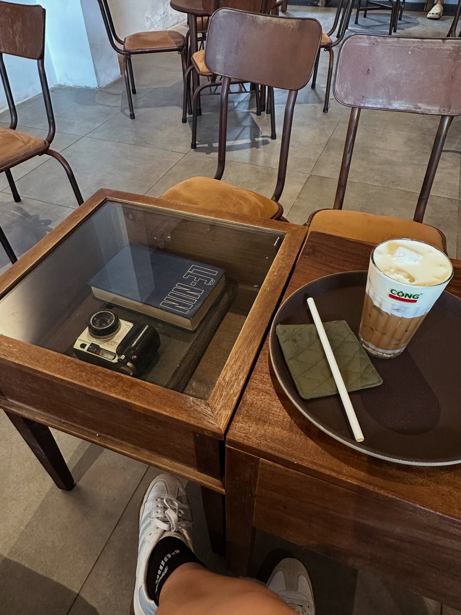 MariaClaraPrasc's tweet photo. Discovered a wonderfully chill, history-themed cafe. https://t.co/LrAMM1djpz