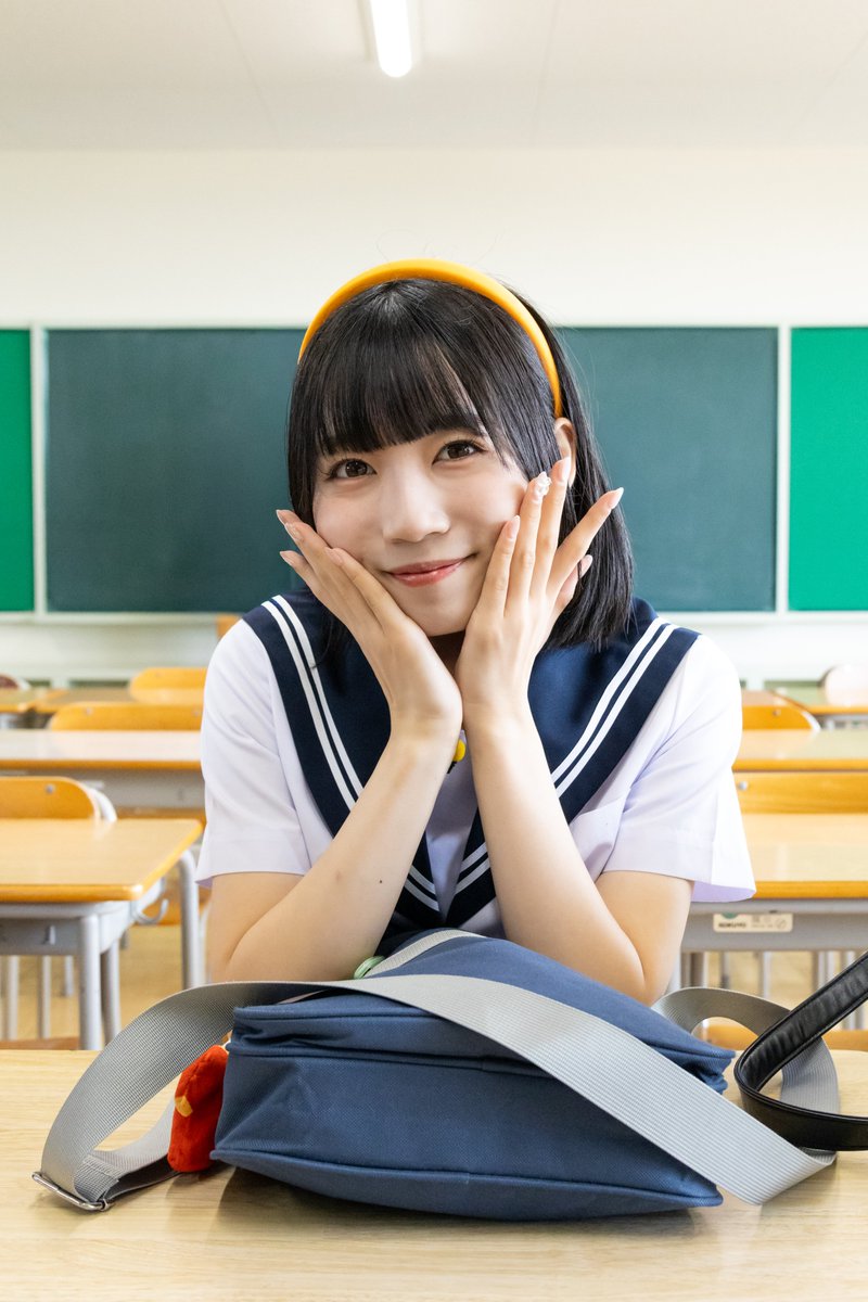 mayonaka_unagi's tweet photo. ⚡⚡⚡⚡⚡⚡⚡⚡⚡

#真夜中のウナギたち ⚡
次回は10月11日深夜25時30分～📺
※いつもと放送時間が違います！

⚡⚡⚡⚡⚡⚡⚡⚡⚡

今回の放送は「ワンスモアなぼくら ～前編～」
#SKE48 と #チャンス大城 が
制服を身にまといホームルームで議論…？🏫

#井上瑠夏 #篠原京香 #河村優愛 #中坂美祐 https://t.co/19UZNB9q3g