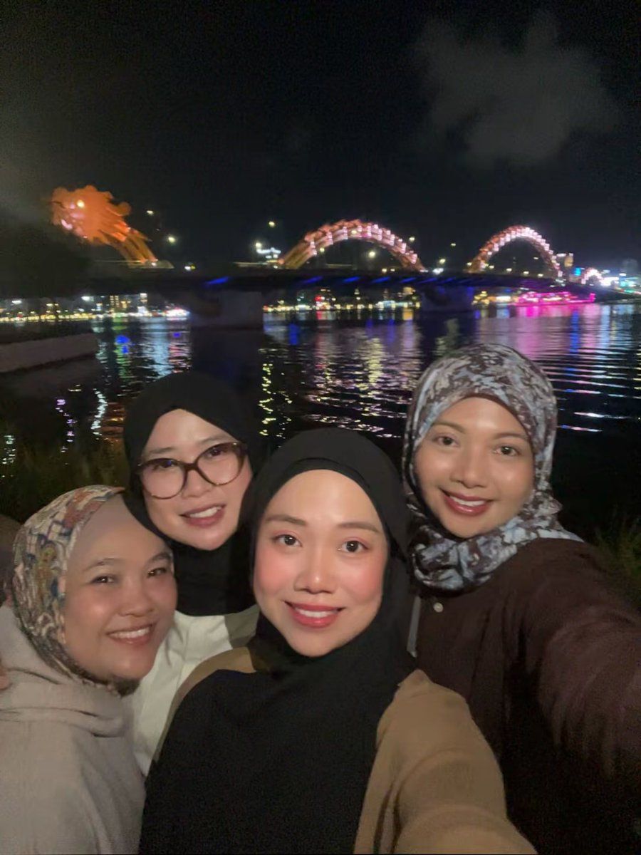 smmd1981's tweet photo. Cầu Rồng, biểu tượng ấn tượng của Đà Nẵng với kiến trúc độc đáo bắc qua sông Hàn. https://t.co/Y0591WnJ74