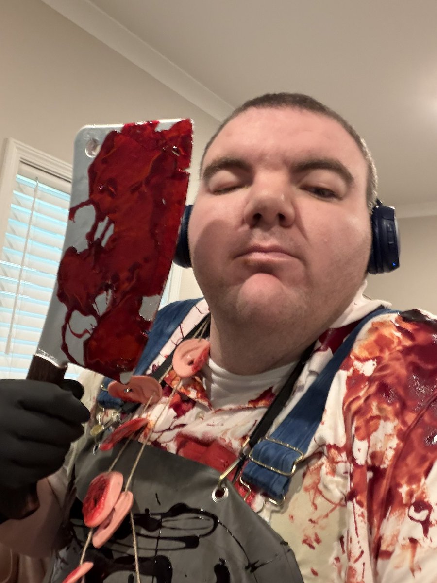 BrandonDSims216's tweet photo. @The_Merr_Cat Scare actor me. lol https://t.co/Gxxkt6vxVa