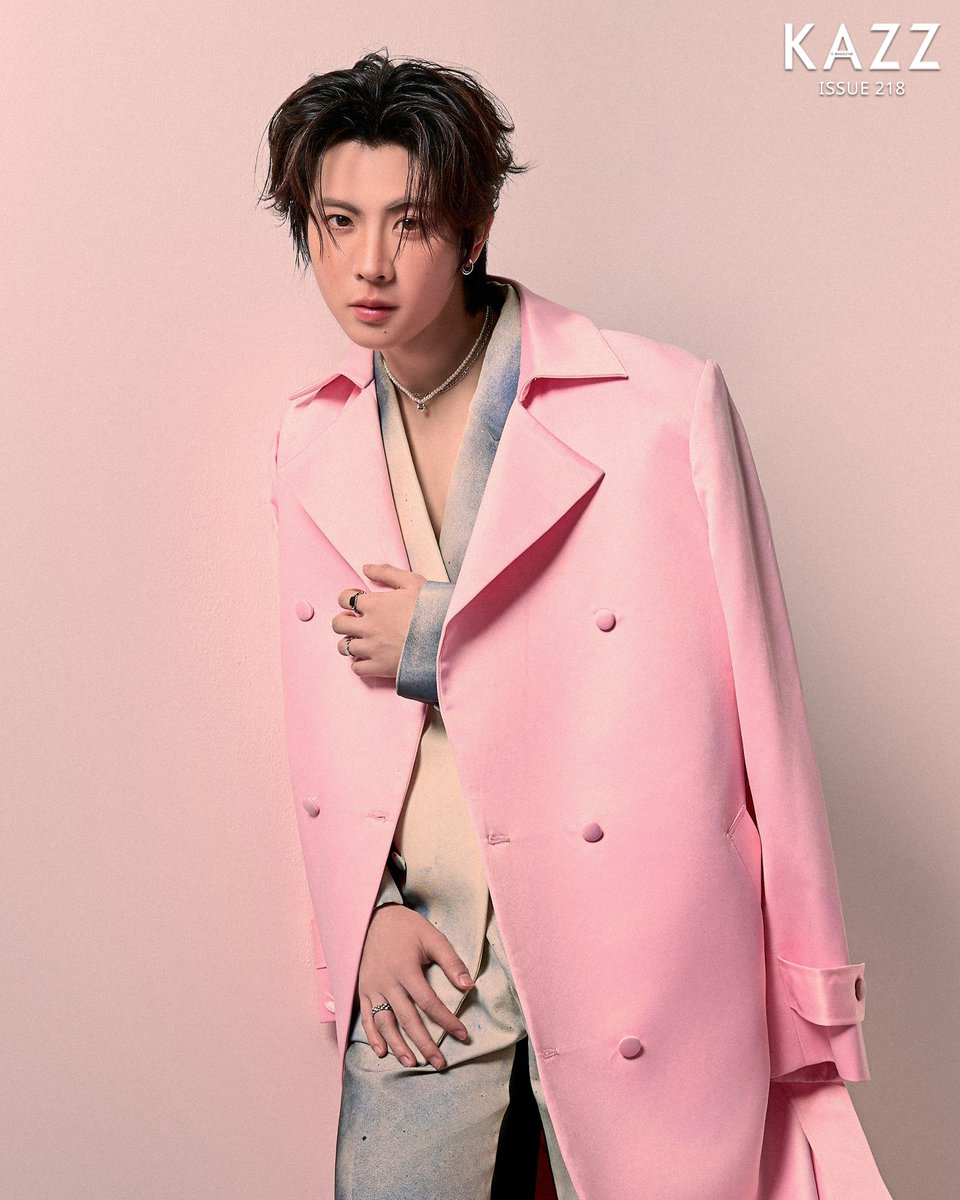 Kazzmagazine's tweet photo. #KAZZxFIRSTONE #FirstOne

ชมพูที่หล่อที่สุด! “เฟิร์สวัน วรรณกร” Youth Choice 2025 บนปก KAZZ MAGAZINE issue.218 จับจองได้แล้ววันนี้ ❤️

➖Pre-order : https://t.co/E1xJw9Cj8A
➖Foreigners : https://t.co/S3S34ZzNye 

#KAZZMAGAZINE https://t.co/n4AIfkVaqr