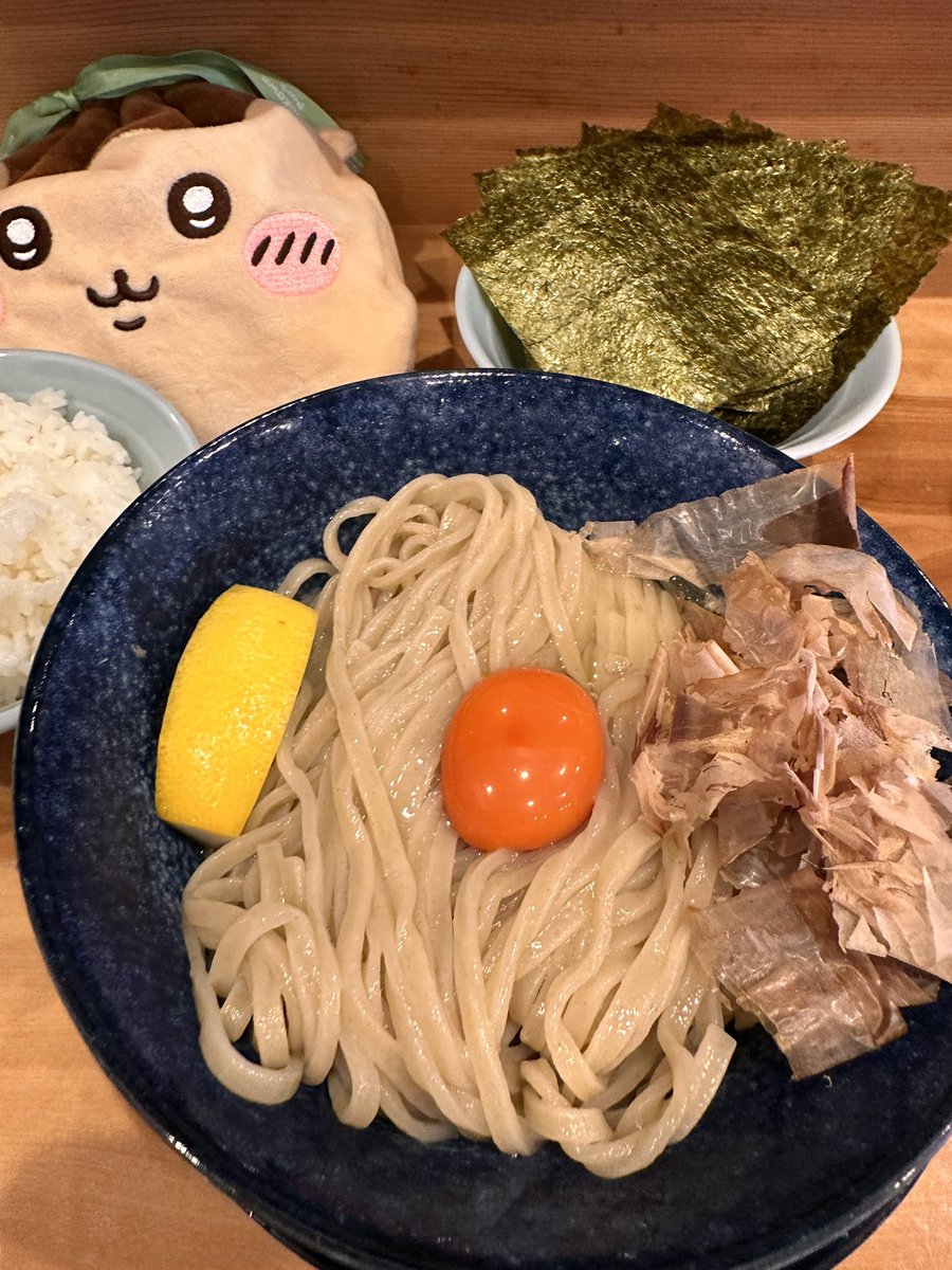 pakupakuramyoon's tweet photo. #深谷市
#Ramenhouseメリー
#TKM
海苔✖️2
コロチャー
海苔とコロチャー頼んだつもりが海苔が2つキタ━(゚∀゚)━!笑
再度コロチャー注文🙇♀️
レモンを絞ったあとの手を拭きたい…
卓上ティッシュキボンヌ🧑🩰🧑🩰🧑🩰
TKM美味しかったです! https://t.co/kkI86ByZou