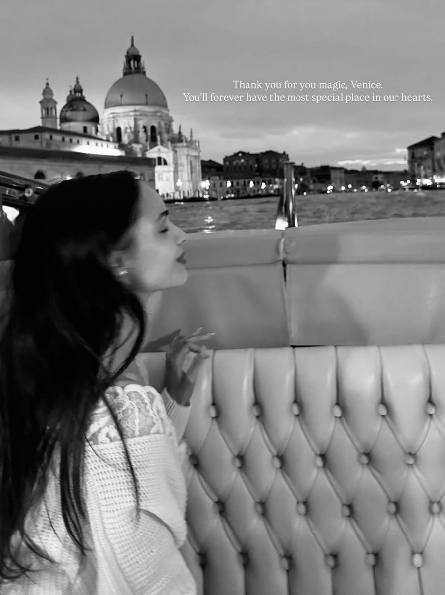 cris_sofiasc's tweet photo. The beauty that she is. How lucky Venice is to be made even more beautiful by you. ✨ https://t.co/II2QVvt5sI