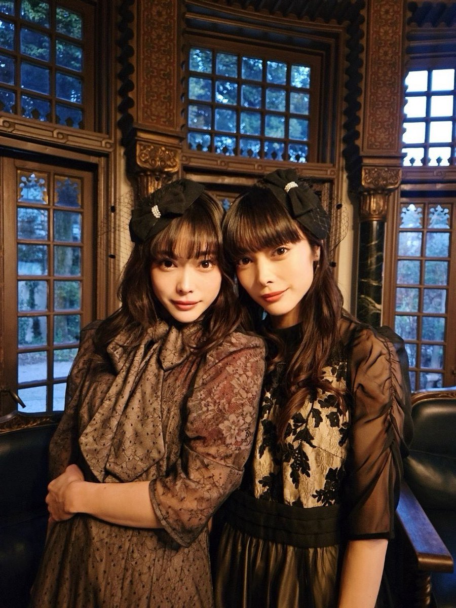 yae_abp's tweet photo. 10月5日
MIO•YAE お誕生日を迎えました🎈
皆さんの存在が私たちをつくっています
いつもありがとう、ありがとうございます。
早速2人で地方へお仕事に来ているよ〜
今日から始まる一年がまた楽しみです
一緒に楽し��日々にしようね✨
今歳もよろしくお願いします👯‍♀️ https://t.co/sp4m0HlijH