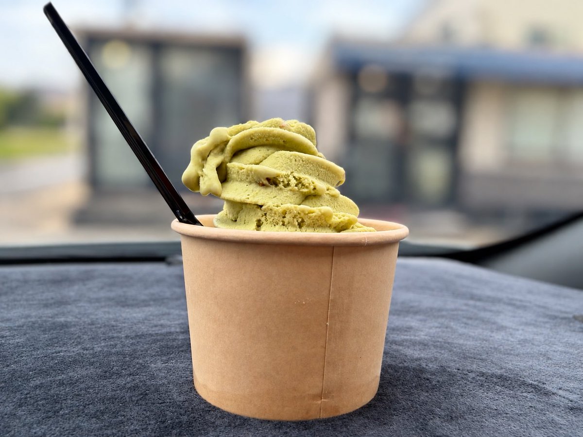 ysnr007's tweet photo. ピスタチオのシルクジェラート🍨
濃いめの味でうまし😋 https://t.co/PLXjkosKrH