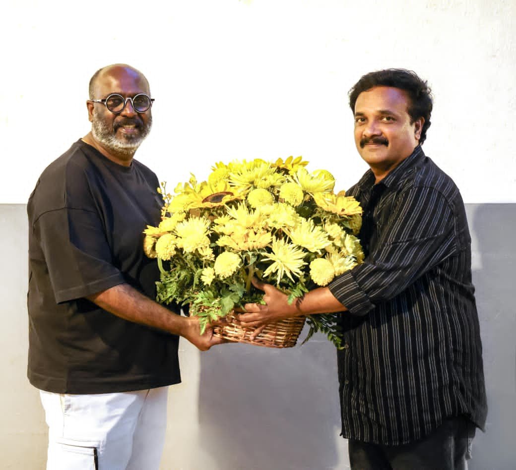Malli_official's tweet photo. Well known filmmaker @RdRajaOfficial has now announced that India's leading production designer @muthurajthangvl has turned a producer and director with the launch of #ManthiraStudios,  an entity set up with  a vision to encourage fresh ideas, distinctive storytelling and new-age filmmaking. 

#ManthiraStudios' first production will be a Hyper-Realistic Digital Hybrid Feature Film, which is to be helmed by director T Muthuraj.

#ManthiraStudios #TMuthuraj #RDRaja