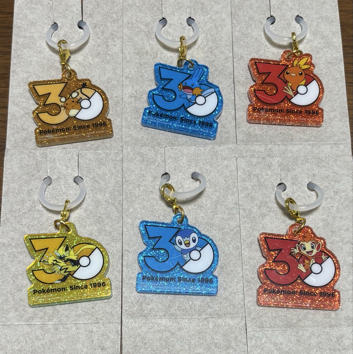 money51m7's tweet photo. 【交換】ポケモン ポケチャーム 30周年 ロゴマスコット 30th

【譲】デデンネ、ミズゴロウ、アチャモ、
ゼラオラ、ポッチャマ、ヒコザル

【求】ゼニガメ>メタモン>ジラーチ>ヒトカゲ>フシギダネ

大阪市内手渡し優先、郵送交換可能です。

お気軽にお声がけください。 https://t.co/XPcwLFJe9t