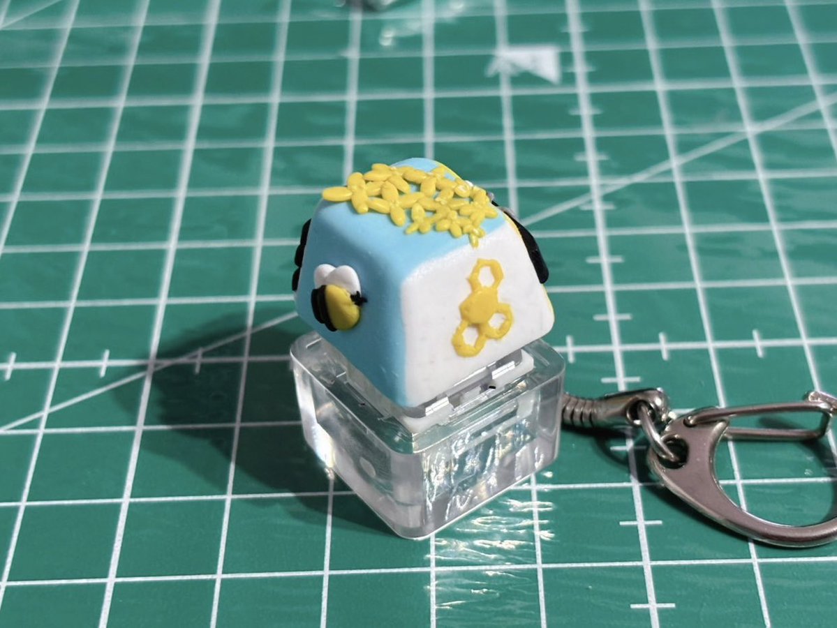 elda_merch's tweet photo. 黄色い面を白にしたほうが良さそうな気がしてきた！！
金木犀結構可愛いかも？？ https://t.co/k4ygn82YR7