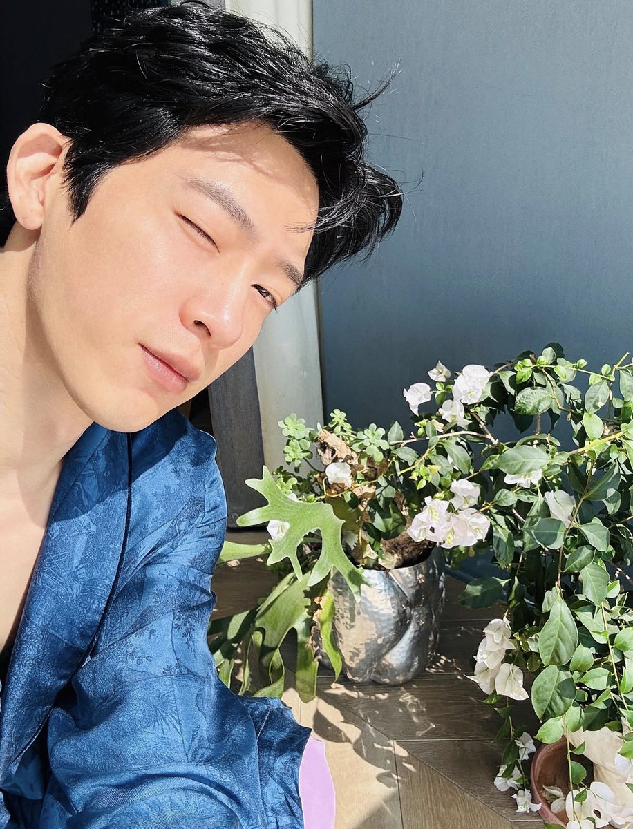 xxhdbin90's tweet photo. หื้มมมมม ป๋ากุเซลฟี่กับเฟื่องฟ้า 
#จิ่งป๋อหรัน #JingBoran #井柏然 https://t.co/WX39O1K6jq