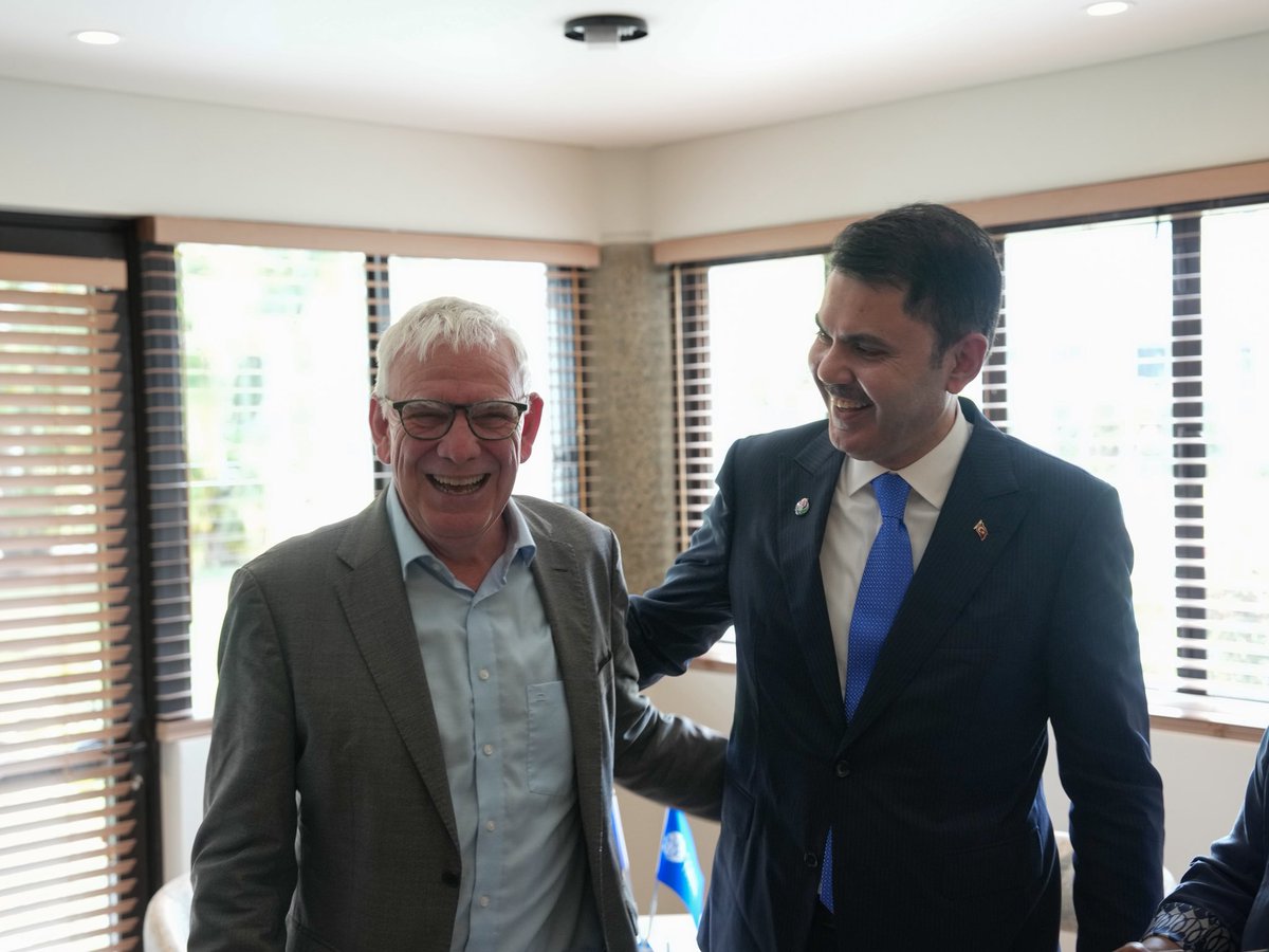 murat_kurum's tweet photo. Almanya Federal Çevre, İklim Koruma, Doğa Koruma ve Nükleer Güvenlik Bakanlığı Devlet Sekreteri Sayın Jochen Flasbarth ile Pre-COP Zirvesi kapsamında bir araya geldik.

Enerji verimliliğinden temiz enerjiye, döngüsel ekonomiden yeşil sanayileşmeye kadar pek çok başlıkta somut sonuçlar üretmek istiyoruz.

Ev sahipliği yapacağımız COP31’de güçlü kararlar, somut sonuçlar ve sahada eyleme dönüşen bir iklim gündemi için çalışmaya devam ediyoruz.

📍Fiji