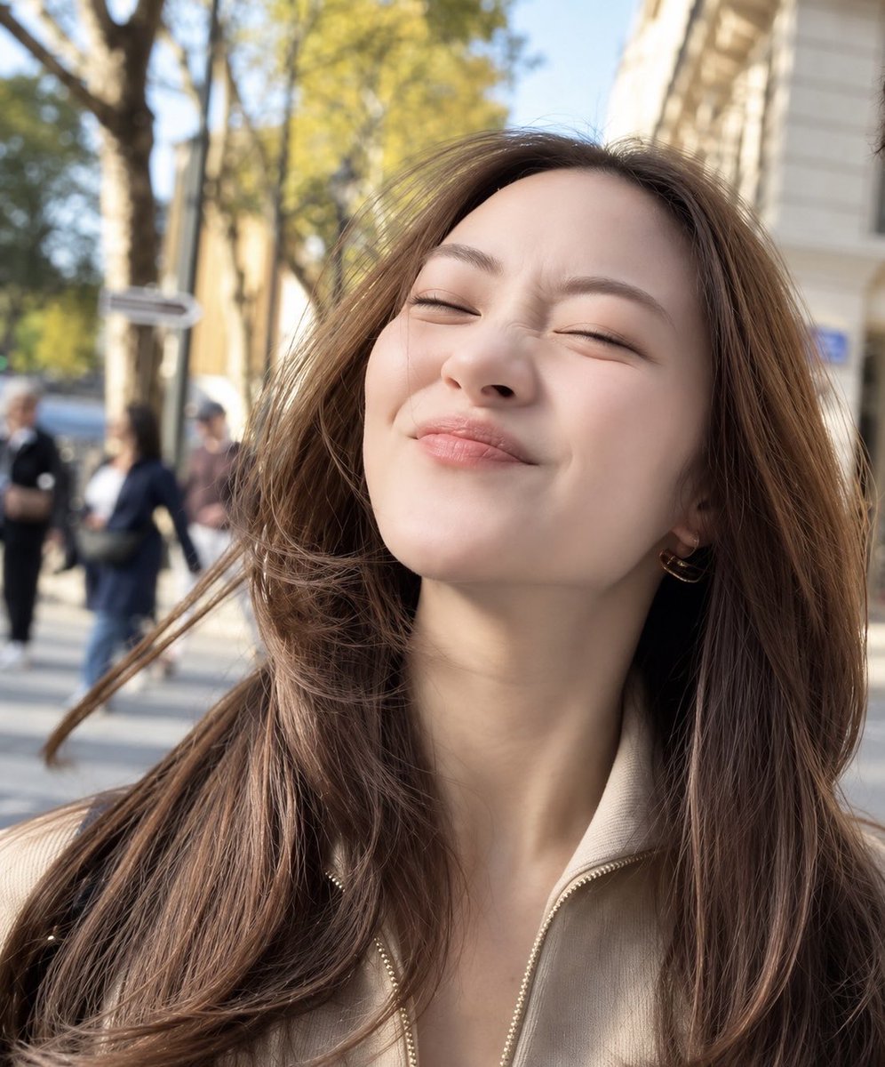filmsbygays's tweet photo. real life dumpling (๑ᵔ⤙ᵔ๑) 🤏🏼

#CHANELSpringSummer
#CHANELSS27xLenaMiu
#MiuNatsha #CHANEL #PFW https://t.co/XPDvW4dWCu