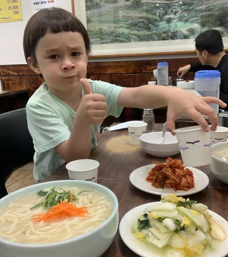 moooooo_ng's tweet photo. 시장 칼제비 진짜존맛인거알지.. https://t.co/nD7LU30Z7n
