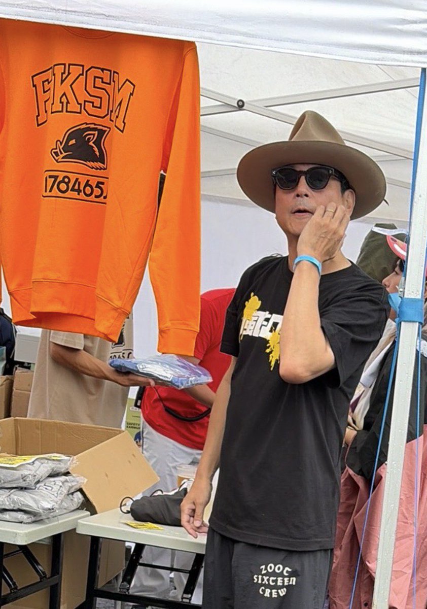 inawashirokos's tweet photo. MAN WITH A MISSIONのトーキョータナカ氏がアドバイザーを務める一般社団法人CONが展開する全国災害支援プロジェクト『CONNECT（コネクト）』に、風とロック芋煮会での猪苗代湖ズチャリティーグッズの収益 ¥256,940を寄付しました。猪ラーのみなさま、ご協力ありがとうございました！
🐺←🐗 https://t.co/0zdb3GNqUH
