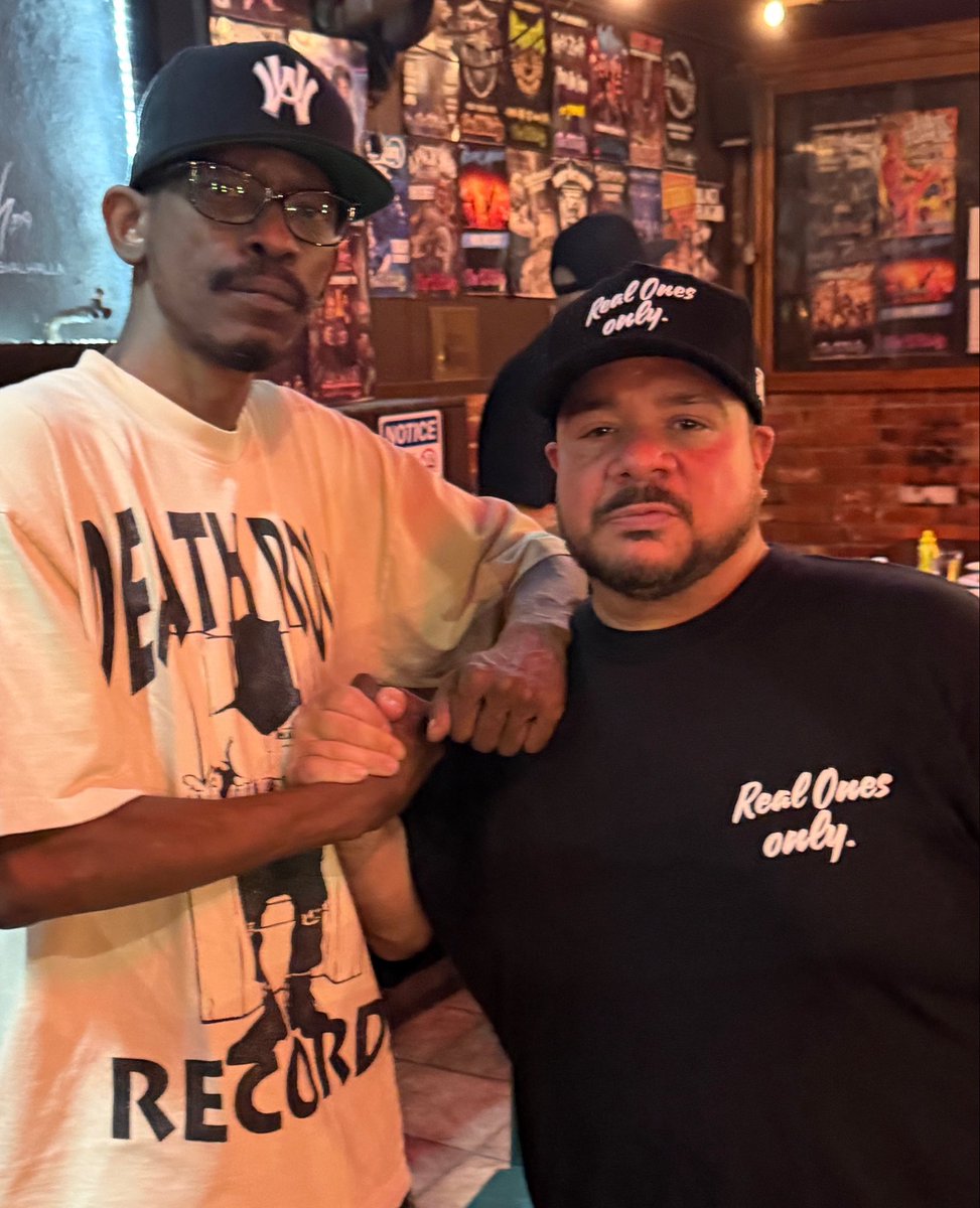 BBOYWORTHING's tweet photo. S/O Kurupt Young Gotti 👊🏼 https://t.co/WrHJaZaPVg