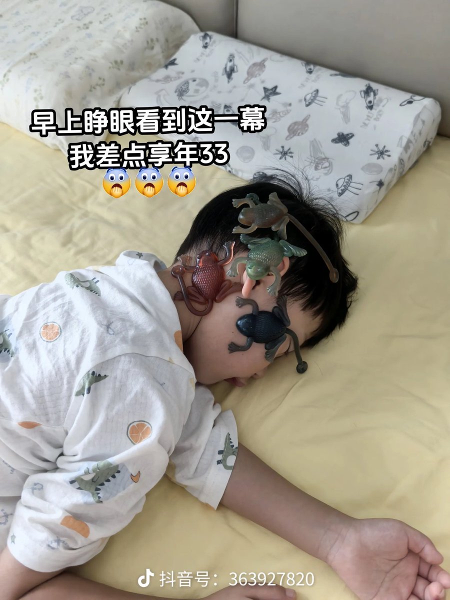 Kooooomcc's tweet photo. 蓝 V 新人报到 👋 平时 mostly 潜水看新闻，今天出来冒个泡。想认识几个聊得来、有想法的人

#交朋友 https://t.co/mQ3lbmVcjp