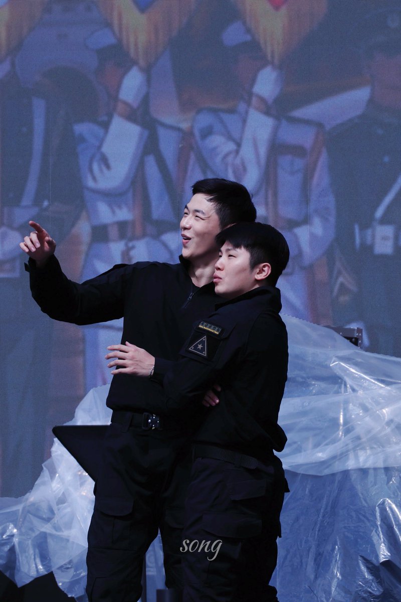 hoonsoons's tweet photo. patok na patok na naman ang paghihirap na to para kay soonyoung sa mga snhn au https://t.co/BbvKlqbKjj