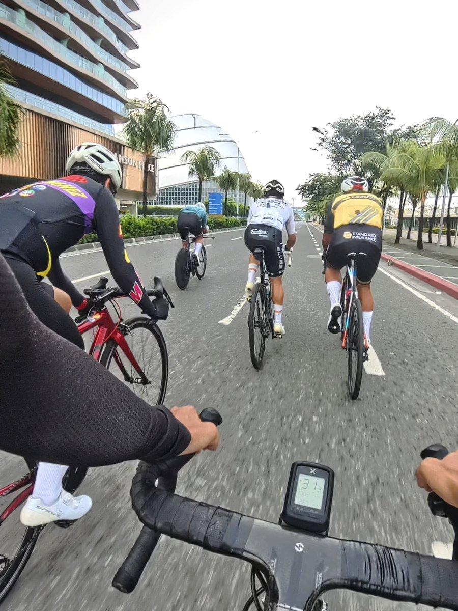 topeabarca_ph's tweet photo. Muah Laps
#tope #topeabarca #topeabarcavlog #roadcycling #roadbike https://t.co/jNDNKwZpgr