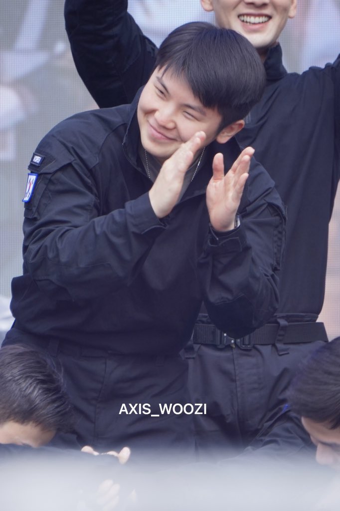 hoonsoons's tweet photo. WDYM THIS IS JUST ONE PERSON ???? https://t.co/aUjJ1mNu93