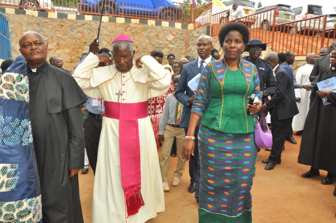 JudithNabakoob1's tweet photo. Pleased to have welcomed Bishop Anthony Zziwa, Bishop of Kiyinda-Mityana Diocese, to the 40th anniversary celebrations of St. Charles Lwanga Secondary School in Mubende District.  Bishop Zziwa, who is the school’s Chief Spiritual Custodian, congratulated the school community on this important milestone and thanked the alumni for their continued support towards the growth and development of the institution.