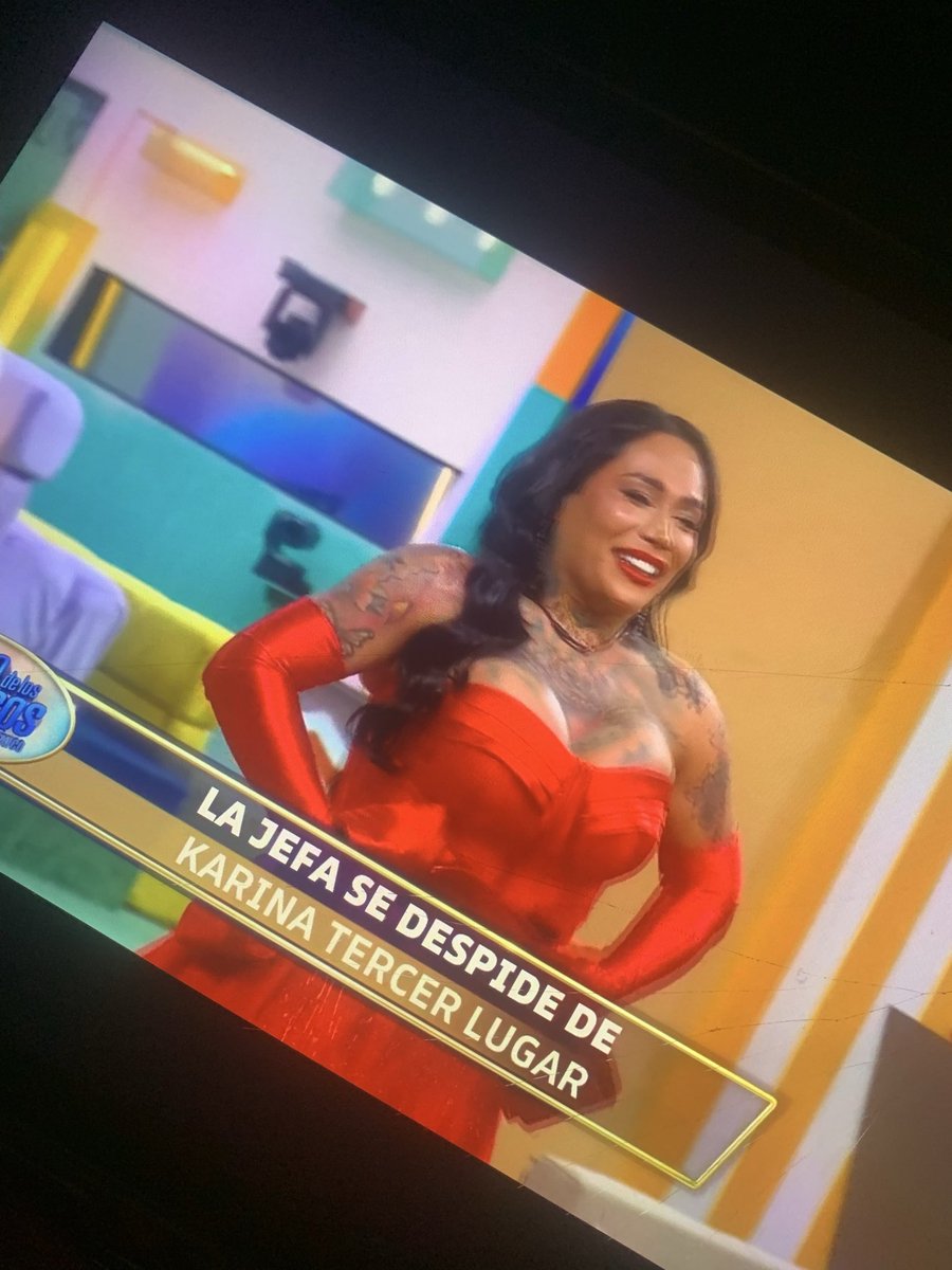 ruumel_'s tweet photo. FRAUDE TOTAL FRAUDEEEEEE 
HIJOS DE REPUTA MADRE A LA PRUDCCION Y CASA DE LOS FAMOSOS 
VÁYANSE MUCHO A LA VRGAAAA 
#LaCasaDeLosFamososMéxico 
#karina https://t.co/YdbzRdZRIq