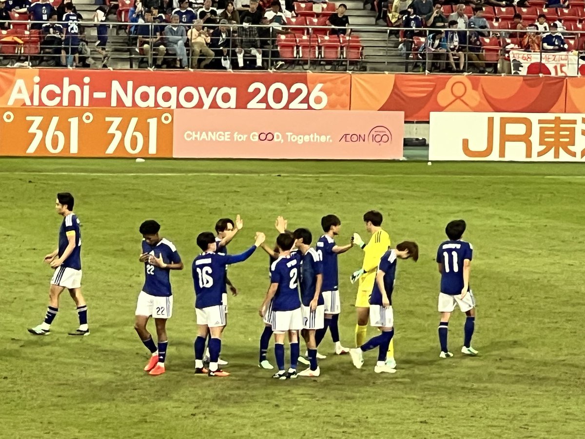 zuobami117's tweet photo. 横山選手　A代表にすぐにでも行って欲しい選手だなほんと

大関選手、石井選手、梅木選手も応援してる
#アジア大会 https://t.co/YVoA0QOPpc