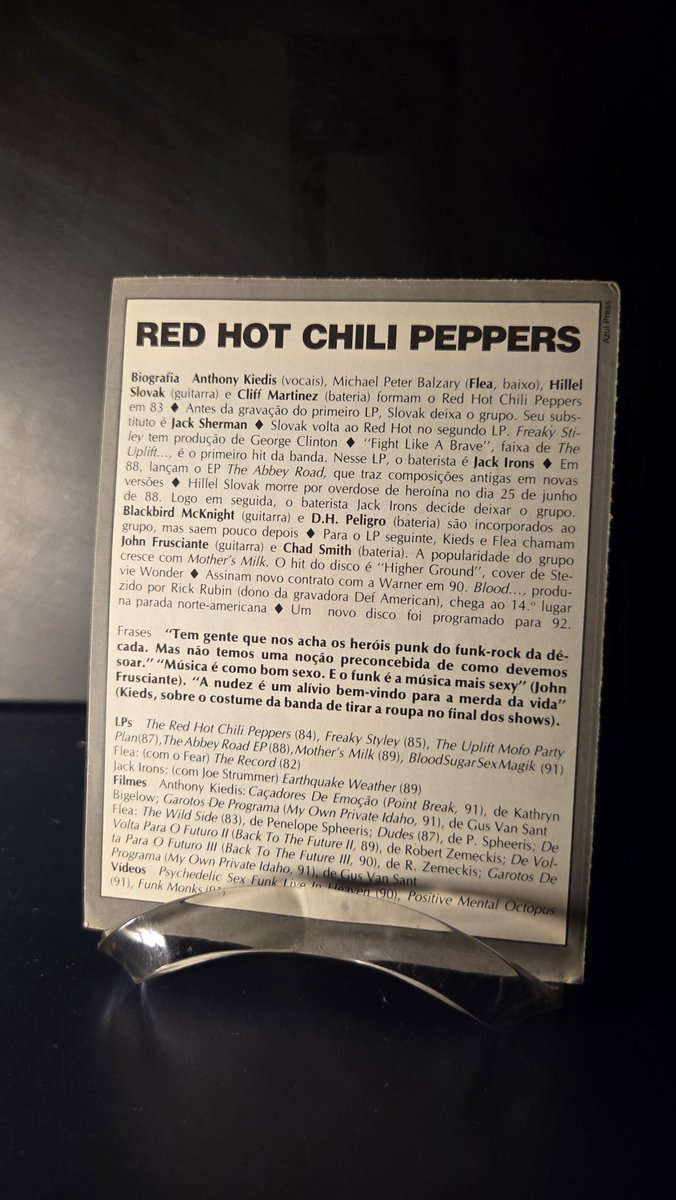 araujorey_mkt's tweet photo. "A nud3z é um alívio bem-vindo para a merda da vida." — Anthony Kiedis, Red Hot Chili Peppers, sobre o costume da banda de tirar a roupa no fim dos shows

#RevistaBizz #BizzCards #RedHotChiliPeppers #FunkRock https://t.co/M5rMaJelUO