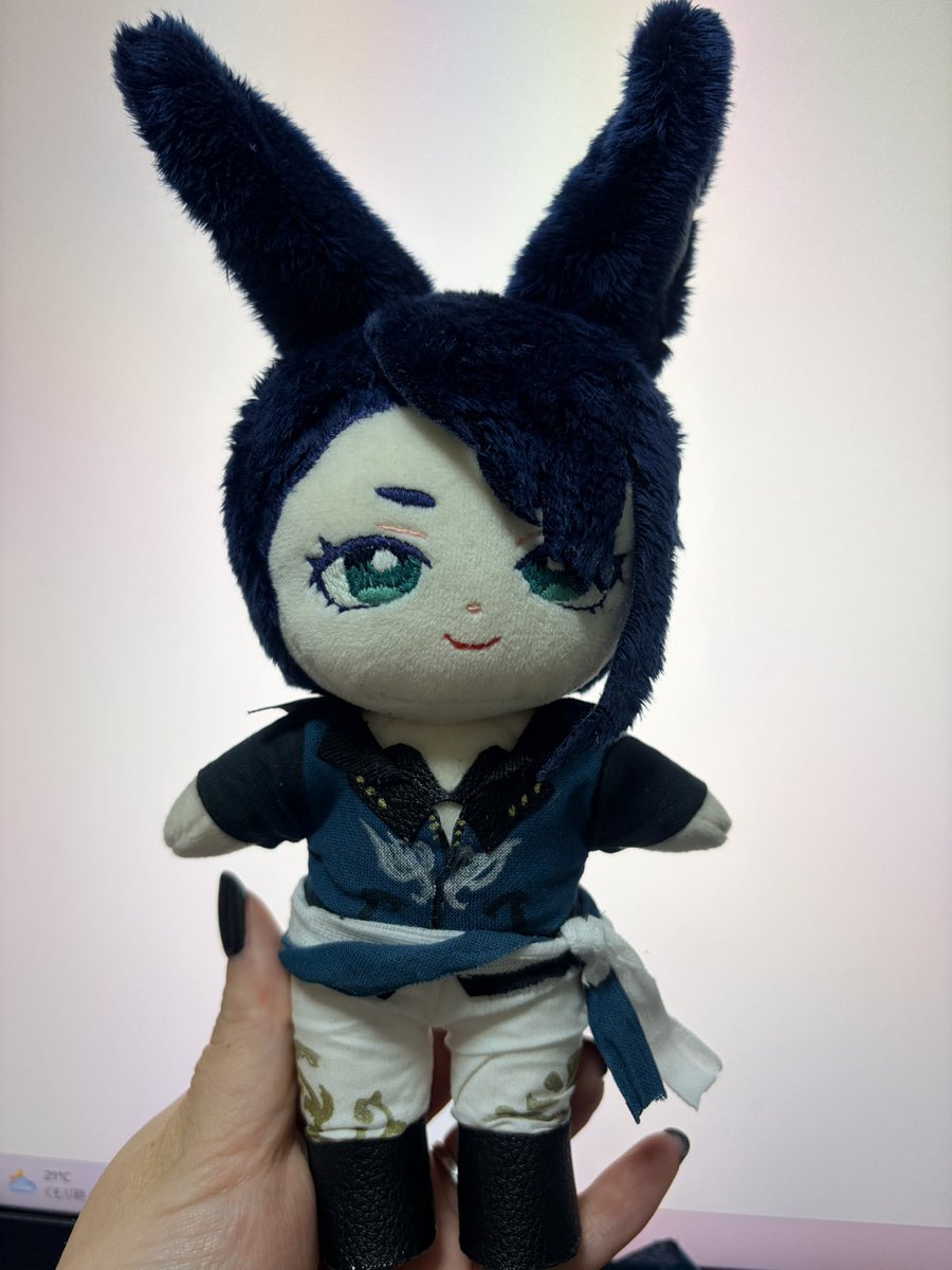 tsuki_723's tweet photo. 自キャラの方もできたぞ！
エレンヴィルくんの方も靴履かせて完成！！
ファンフェスに間に合ってよかった！ https://t.co/2phG8IwrrZ