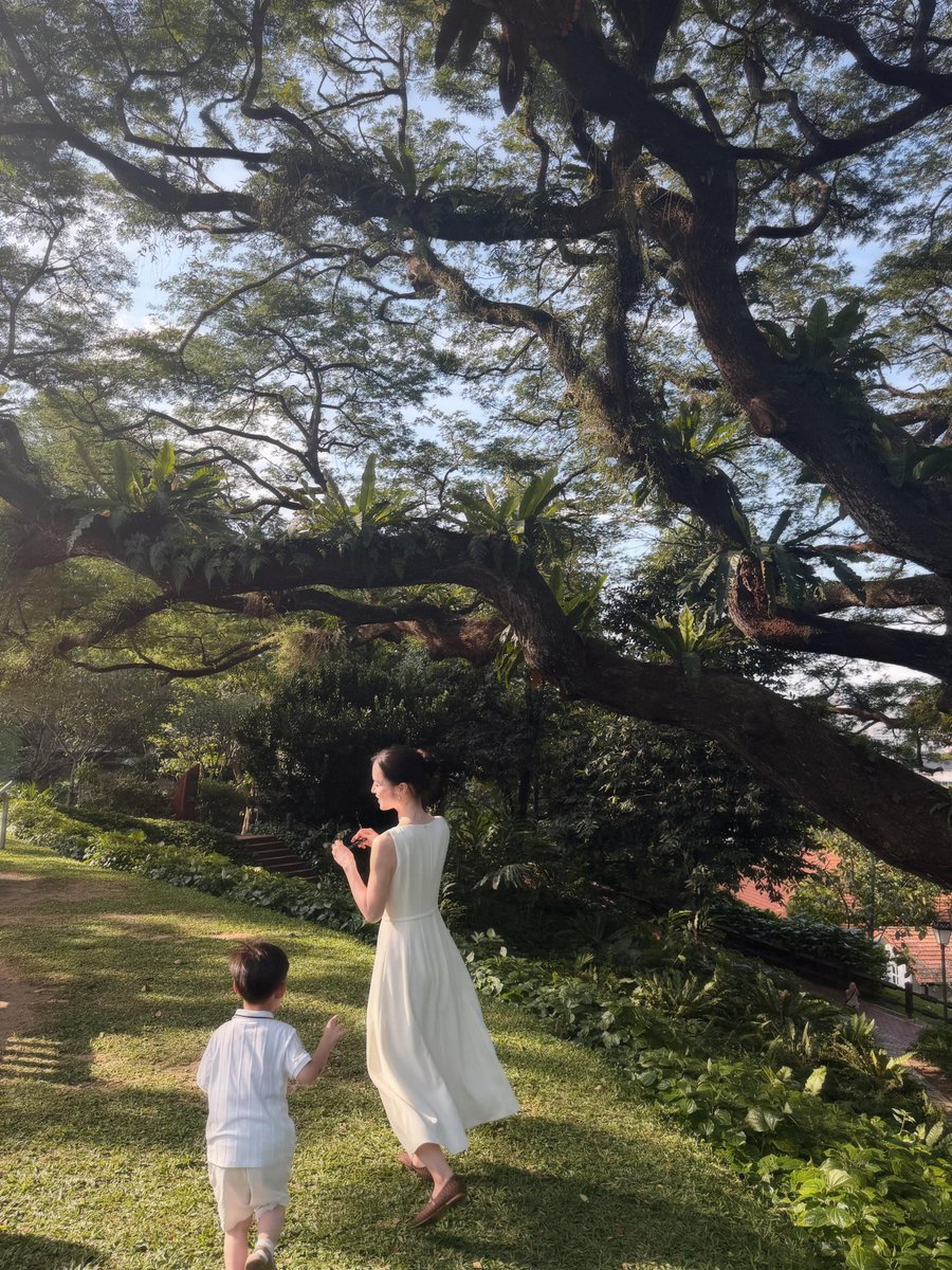 yashi16w's tweet photo. 假期记录下带娃日常，好不容易有几天假，被这个小东西拴住了，X上有什么好玩的瓜可以讲给我吃下吗？ https://t.co/yFAQbXAwE7