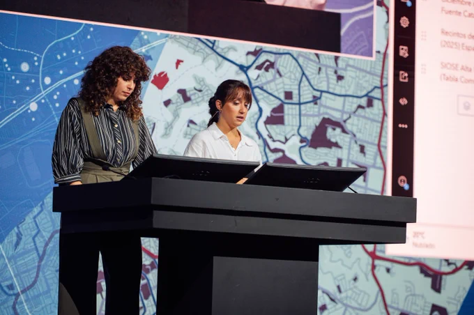 Image from Esri España (@Esri_Spain)