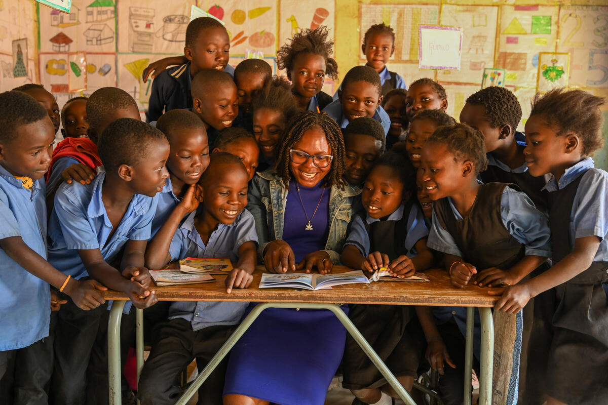 WorldVisionZamo's tweet photo. A teacher. A chalkboard. A classroom full of hope.
Today we honour teachers who stay, care and lead children toward dignity, even where resources are few.
Together, we keep #childrensafe, #learning & #cared for.
#WorldTeachersDay @Medu_Zambia https://t.co/F97smFSl08