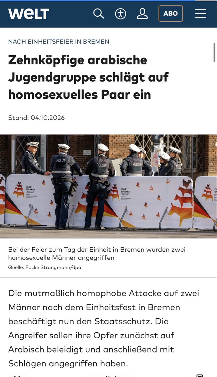 ZaraRiffler's tweet photo. So viel zur Bremer Einheitsfeier, auf der der SPD-Bürgermeister ein „geeintes Deutschland, das Vielfalt lebt“ beschwor: Zehnköpfige arabische Gruppe schlägt auf homosexuelles Paar ein https://t.co/uZ7TIDvezq