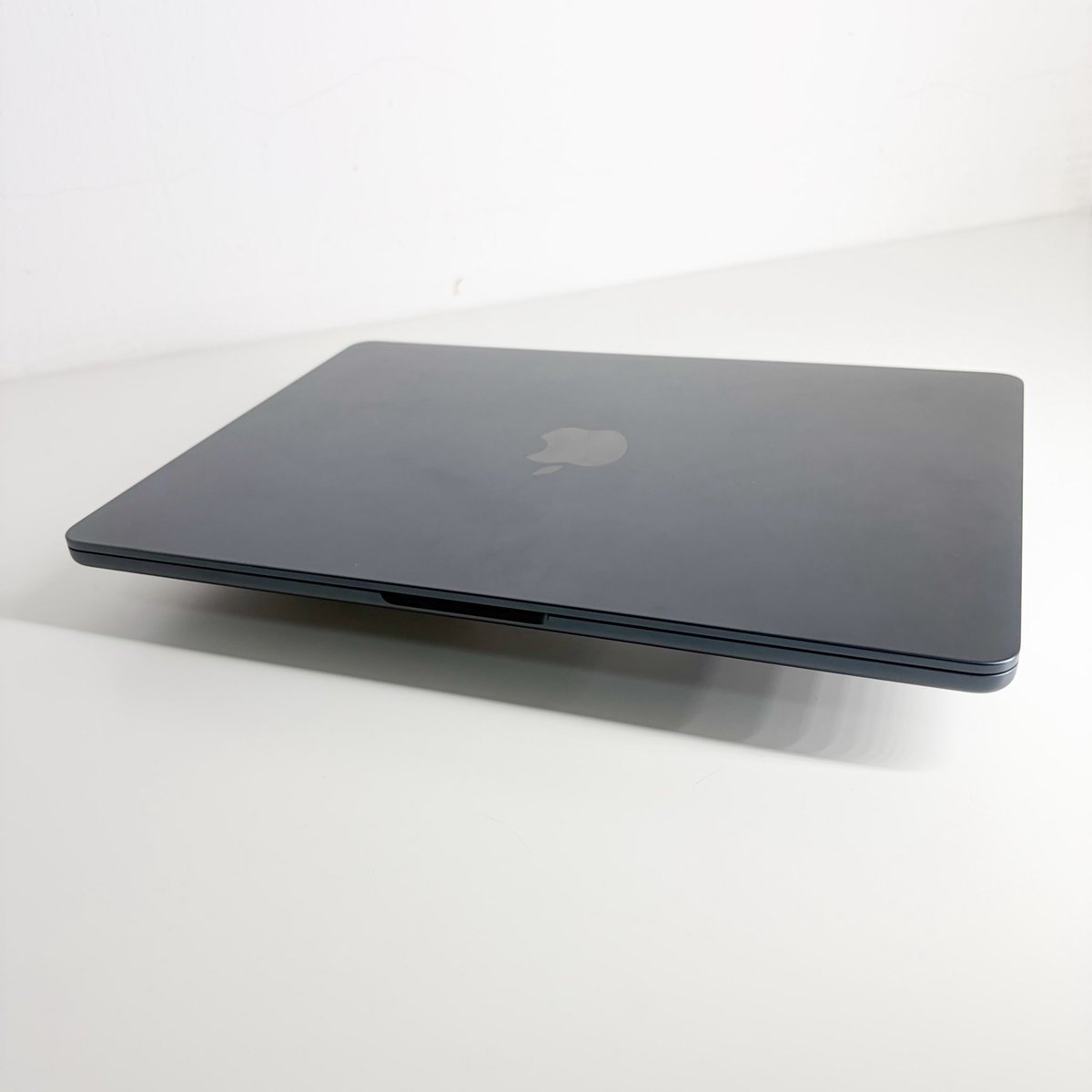 jellybearphone's tweet photo. #ส่งต่อmacbook Macbook Air M3 13" Ram 16gb 512gb สี Midnight สุขภาพแบต 87% รอบชาร์จ 129 ครั้ง เครื่องศูนย์ไทย เครื่องสวย มีรอยเล็กน้อย มี Dead Pixel จุดเล็กๆ ไฟคีย์บอร์ดสีเพี้ยนเล็กน้อย อุปกรณ์ ไม่มีกล่อง มีชุดชาร์จ 26,900 รับผ่อน 📦 นัดรับ รังสิต กรุงเทพ มีบริการส่ง #macbookมือสอง