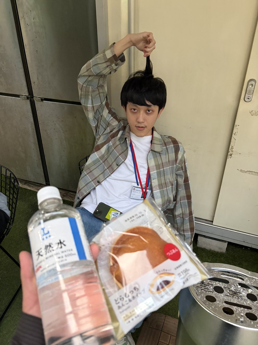 coach__kochi's tweet photo. 久しぶりに会ったイサトから貰った
久しぶりなのに、ホイップ入ったタイプのどら焼きくれるのはまじ良いやつ
ピンネタもおもろかった！ https://t.co/kdRek5fCmp