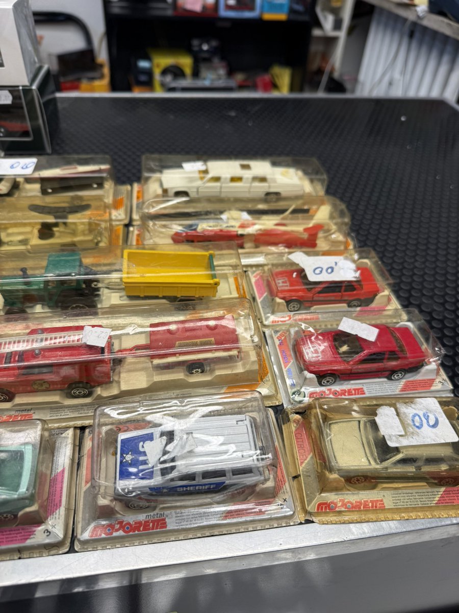 cars_tiny's tweet photo. Majorette vintage nuove in scatola /4 #tinycars #majorette #vintage #toy #collezione https://t.co/Tc63ZIp8fS