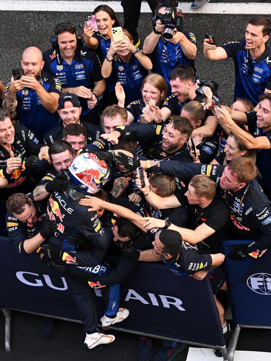 im_seoah's tweet photo. Formula 1 is a TEAM sport. https://t.co/EShGBpx0WA