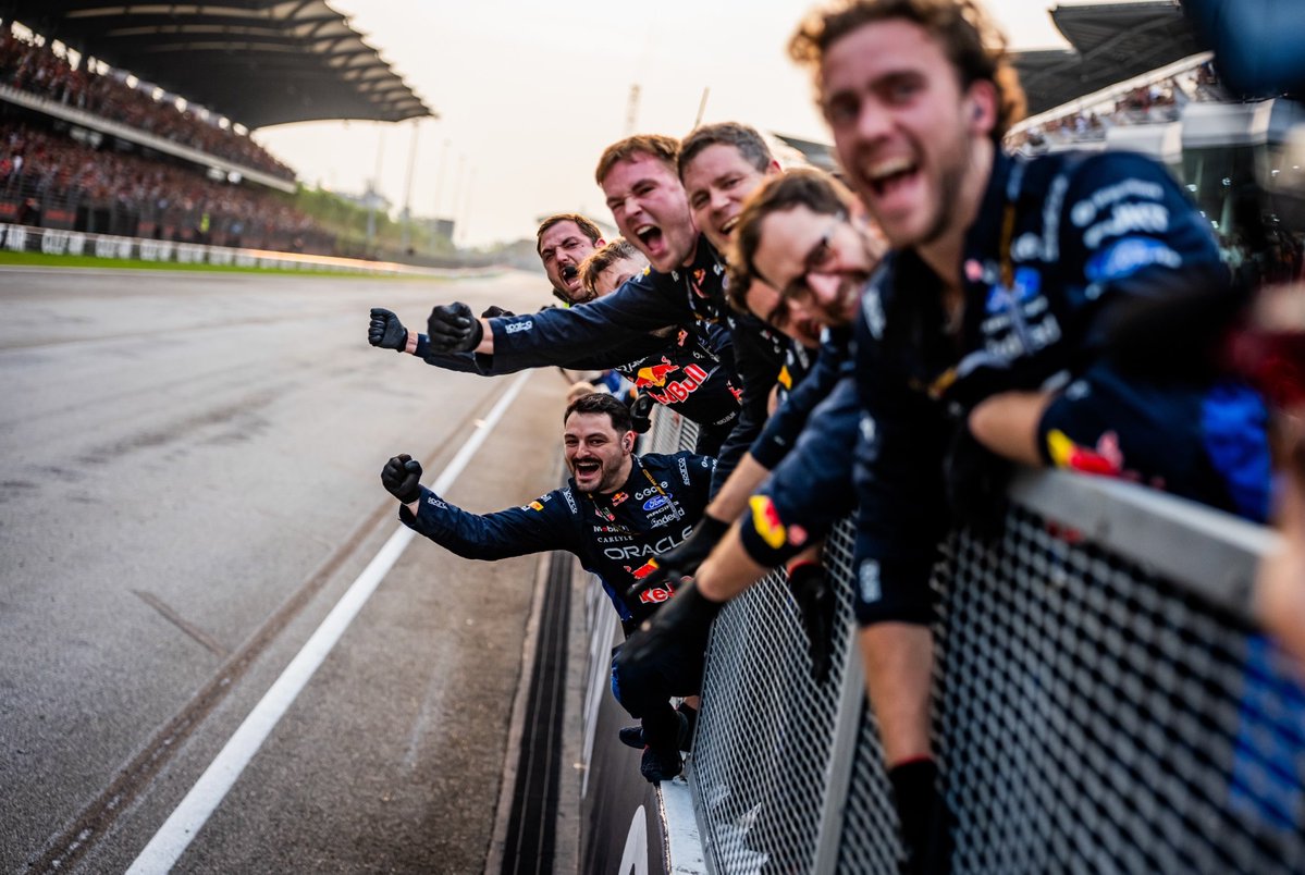 im_seoah's tweet photo. Formula 1 is a TEAM sport. https://t.co/EShGBpx0WA
