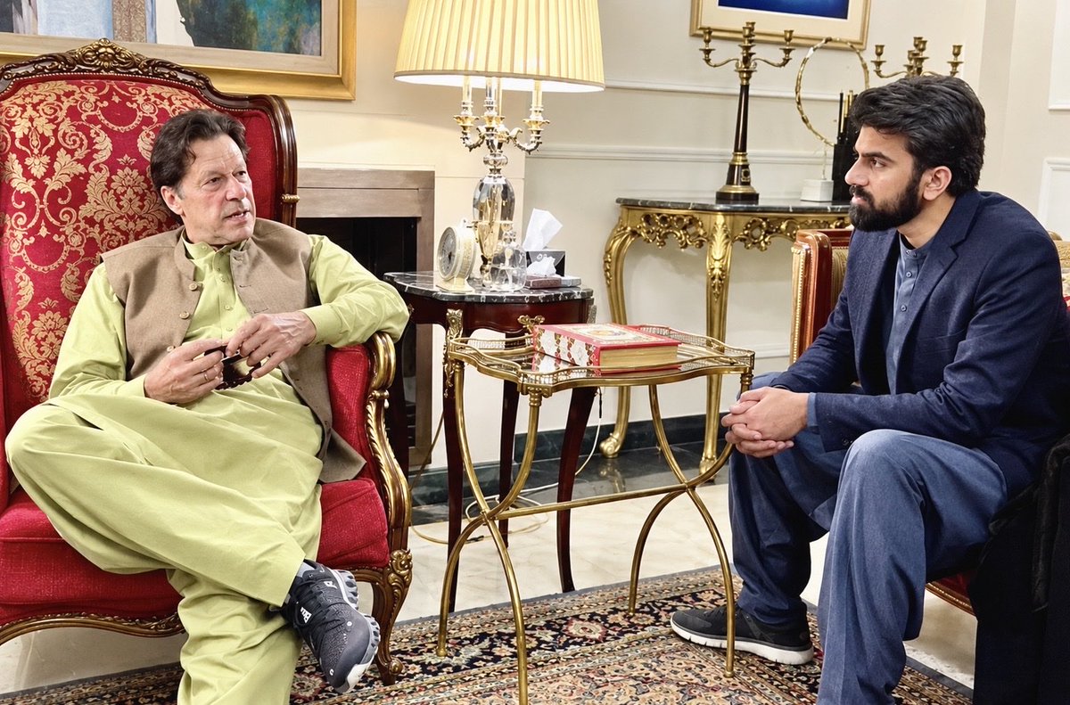 rizwanghilzai's tweet photo. پانچ دہائیوں سے ہر ایکسپرٹ، ہر پنڈت کے اندازے غلط ثابت کرنے والے ملکی تاریخ کے کامیاب ترین پاکستانی کو سالگرہ مبارک 🎈 https://t.co/qLWqDekUE5