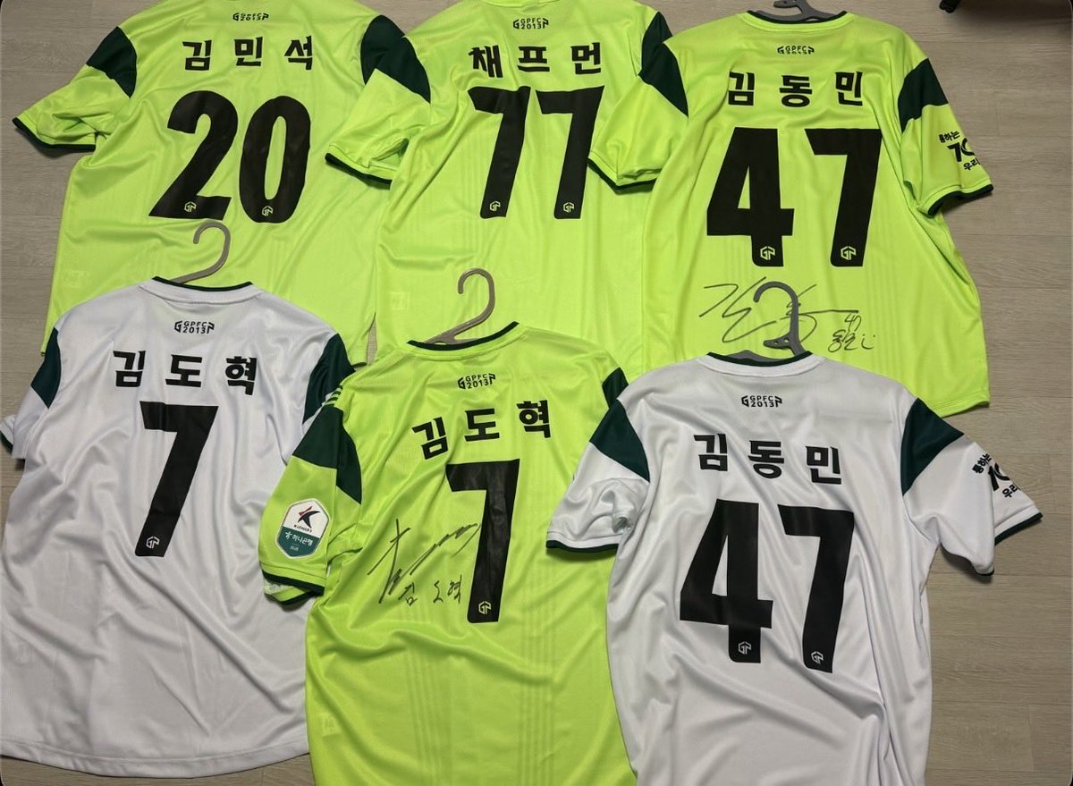 xdgghhccxd's tweet photo. #일상계_𝕏친소 #일상계𝕏친소 #정병계_𝕏친소 #정병계𝕏친소 #우울계_𝕏친소 #우울계𝕏친소

올해 2004년생(23살) 일상/축구/동물/극복/우울/가족/ (일기장+기록장으로 사용할 예정) -결론 다양한 계정으로 사용 됨- https://t.co/EvvrvqsfWW