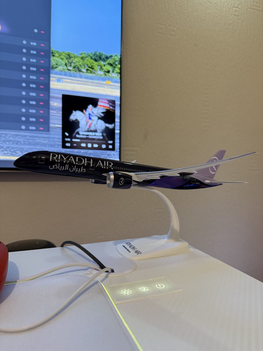 MobilAve__'s tweet photo. @RiyadhAir @BoeingAirplanes I’ve had this for nearly two years now, and it’s still my favourite livery.  😍 https://t.co/FMLXvrZLy2