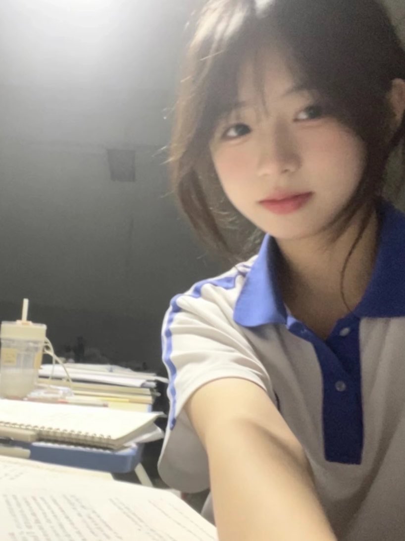 amy57to4's tweet photo. 老娘最后再说一遍，  我不要门啊，我要什么门啊
想视频直接告诉我，我看到就发了，只是一直发不完啊
不需要你们支持我什么，点个赞留言 222就好 https://t.co/sbCUNfkSUi
