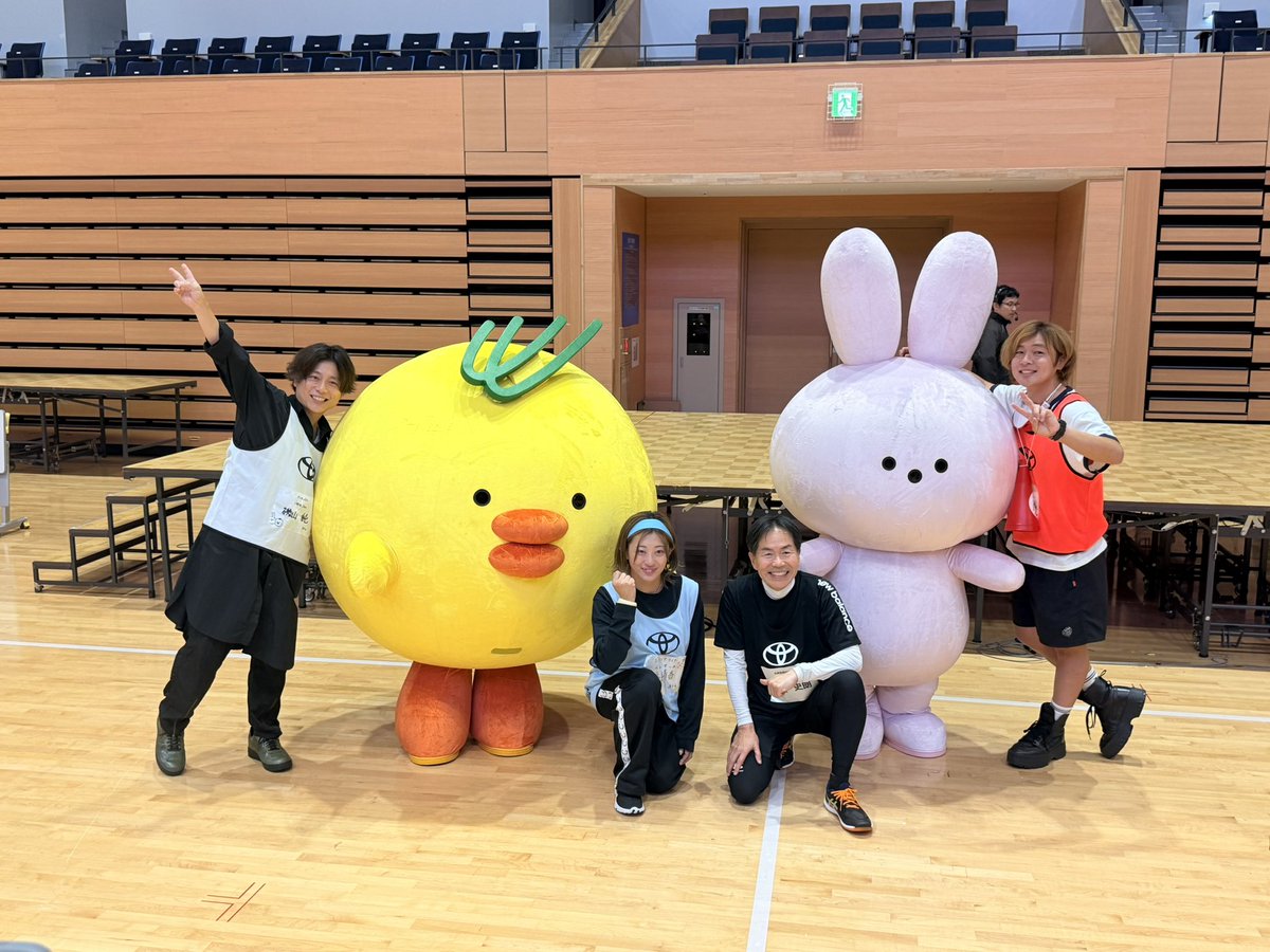 SeikaMoka's tweet photo. 本日は茨城トヨタ様の運動会☺️✨
何年振りだろ？っていう運動会で、ものすごい叫んで笑って、応援して、最高の時間でした✨
ずっと、続いている、続く茨城トヨタさんの仲間になれて本当に嬉しいです😳

やっぱり目の前で競技を見ると走りたい衝動に駆られるのは性分らしい。笑

アダストリア水戸の真ん中で歌わせていただいて盛り上がれたのも思い出💪

司会のすいたんすいこうさんは
終始面白かった🤣🤣@suitan_suikou_3
