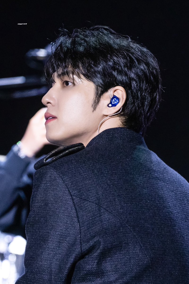 __ESSENTIAL's tweet photo. 261004 XMF

#데이식스 #day6 #원필 #WONPIL https://t.co/aPHbp9JuIk