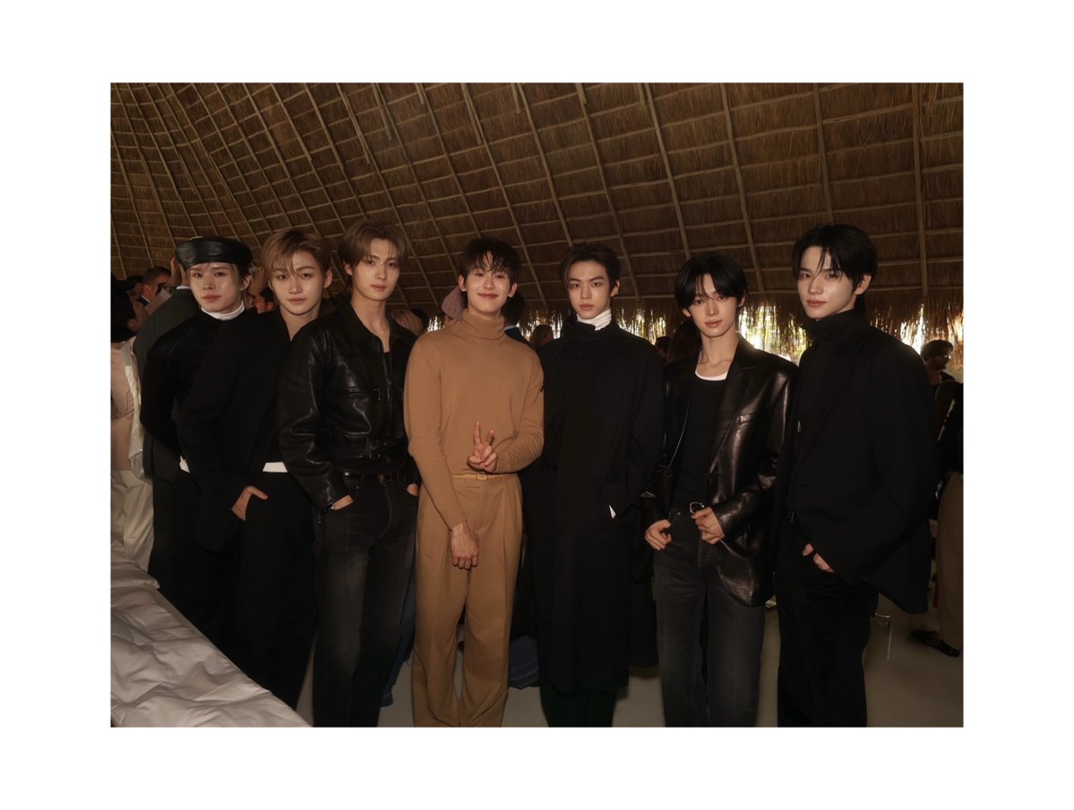 bookfamily_'s tweet photo. 🗓️ 051026
IG ─ Post kasibook_
#TWS #투어스 

💬 : เฟรมรวมลูกรักพระเจ้ากับน้องๆวง TWS หล่อออร่ากันทั้งวงเลย ✌🏻

BOOK X CELINE PFW27
#BookKasidet
#Celine #CelineEte2027
#MichaelRider #kasibook https://t.co/rU7eKArbtm